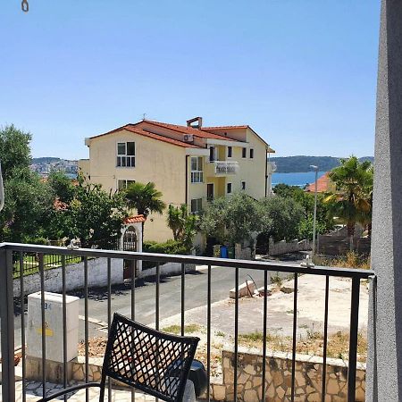 Apartment Adriatic - Saldun Трогір Екстер'єр фото