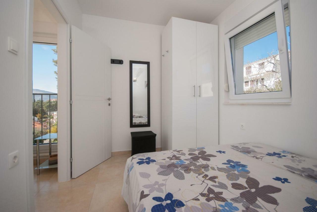 Apartment Adriatic - Saldun Трогір Екстер'єр фото